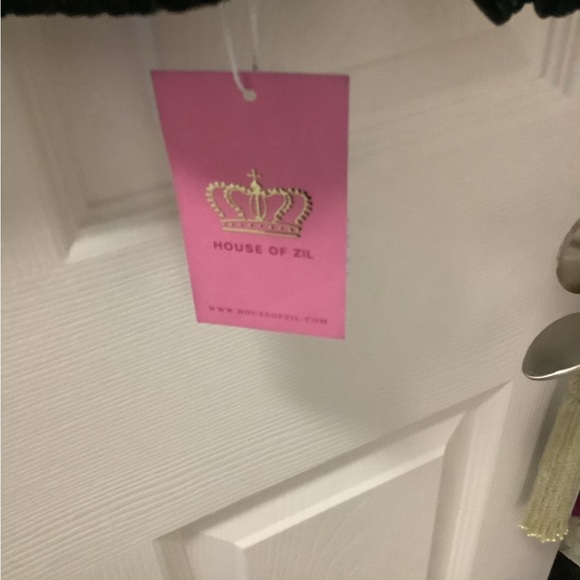 Black top with Pearls and Rhinestones - Picture 3 of 3